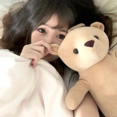 草丛中的人